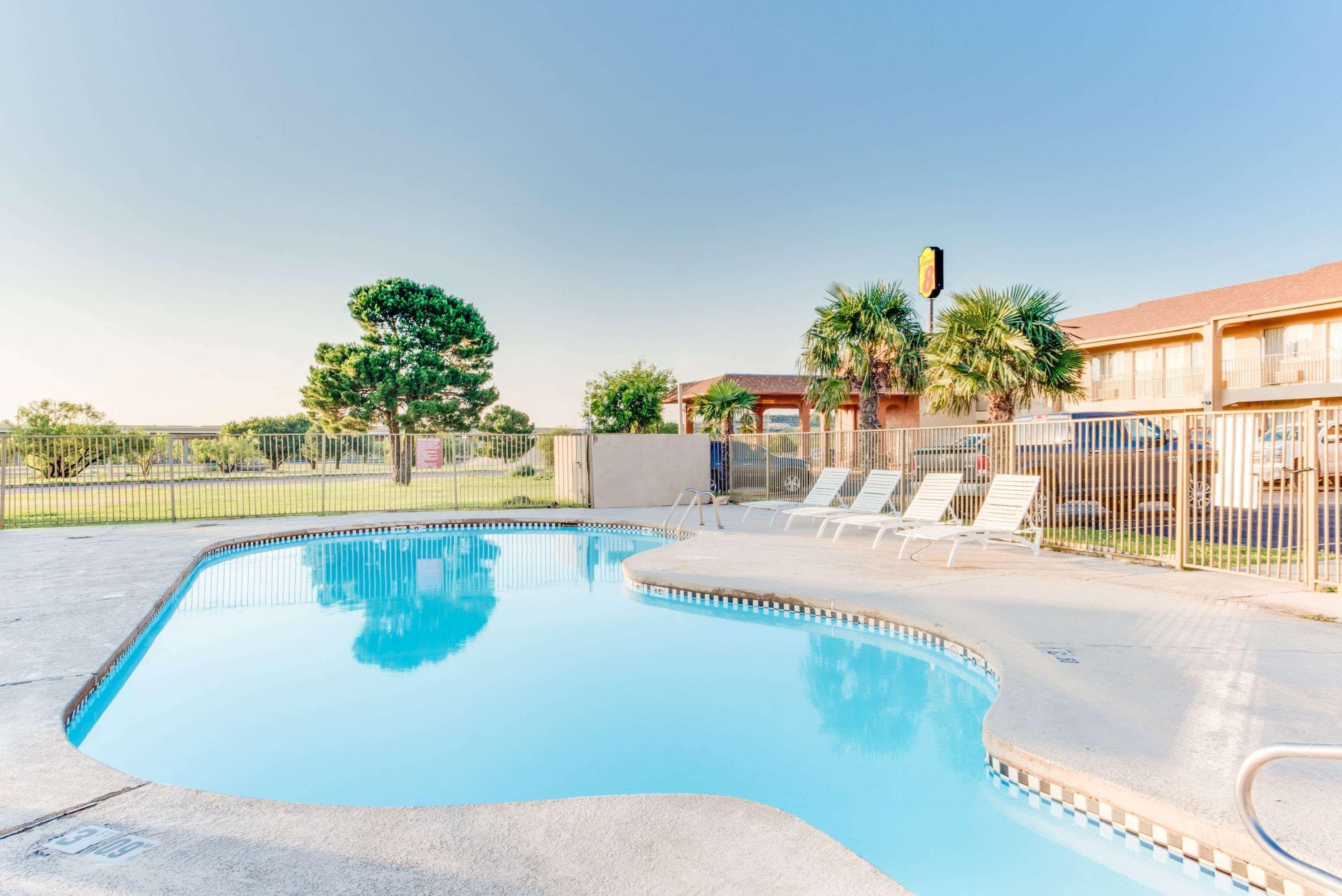 Super 8 By Wyndham Big Spring Tx Motel Buitenkant foto